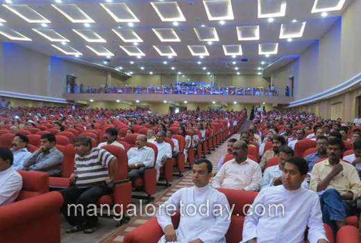 A &rsquo;Smart&rsquo; convention hub  1